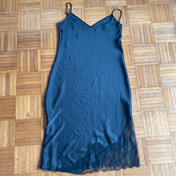 NWOT Wilfred Aritzia Only Slip dress with lace - Picture 1 of 6